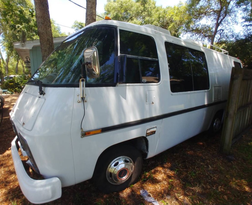 Picture of: GMC Glacier FT Motorhome For Sale in Saint Augustine, Florida