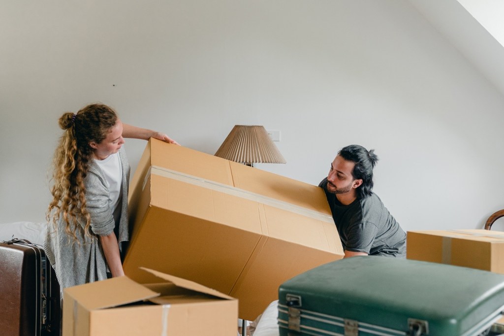 Picture of: How Can I Ship My Belongings To Another State? – Interstate Move